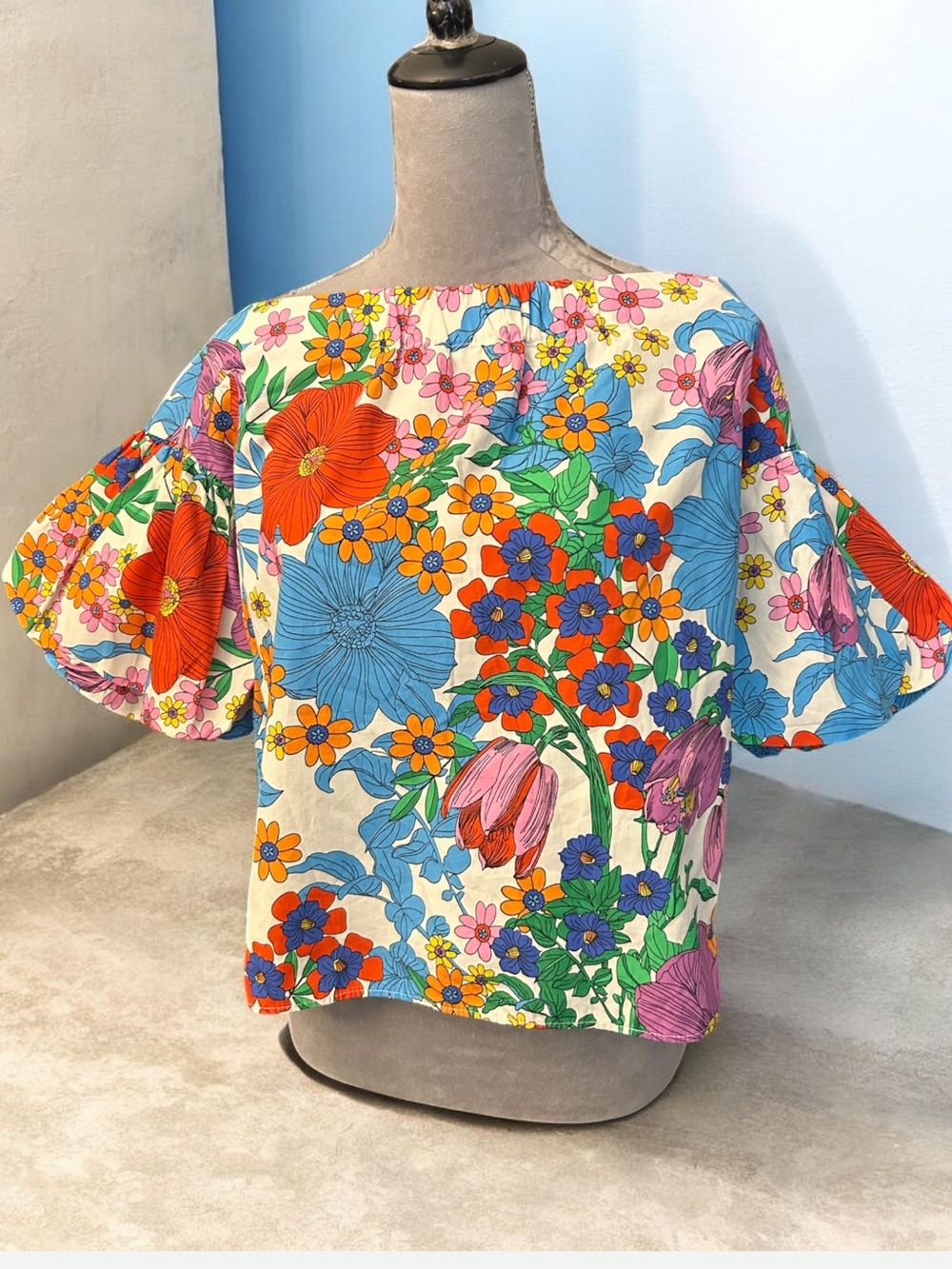 H&M White Floral Puff-Sleeve Top with Red, Blue & Purple Flowers size 12